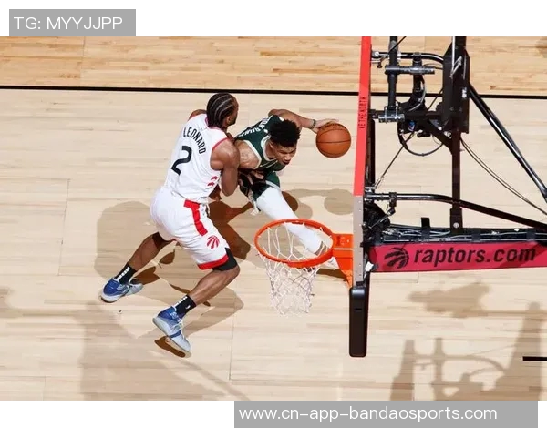 小卡称赞训练营表现出色年轻球员防守沟通能力显著提升 小卡称赞训练营表现出色年轻球员防守沟通能力显著提升