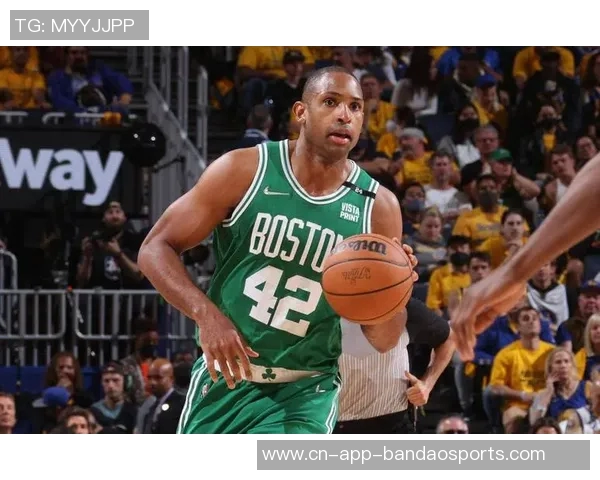 科尔称霍福德搭配能力强大将为追梦提供重要支持 科尔称霍福德搭配能力强大将为追梦提供重要支持