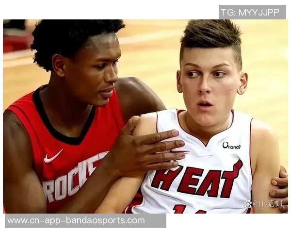 小贾巴里季前赛表现抢眼场均135分45板命中率超五成 小贾巴里季前赛表现抢眼场均135分45板命中率超五成