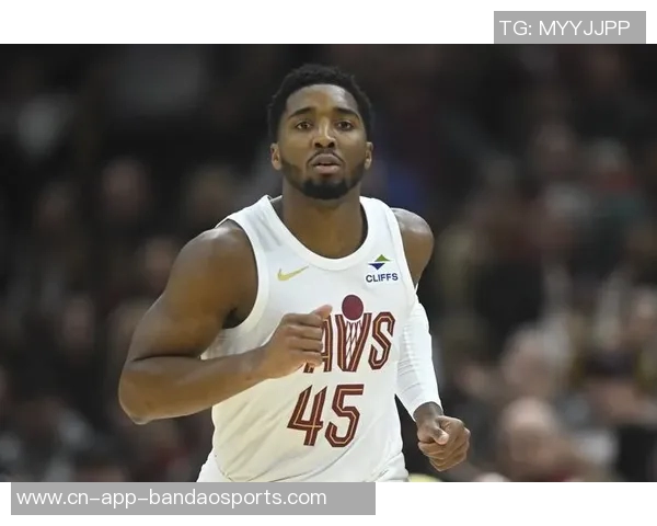 小贾巴里季前赛表现抢眼场均135分45板命中率超五成 小贾巴里季前赛表现抢眼场均135分45板命中率超五成