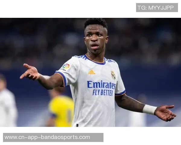 维尼修斯在伯纳乌主场再度获胜状态回暖期待持续表现出色 维尼修斯在伯纳乌主场再度获胜状态回暖期待持续表现出色