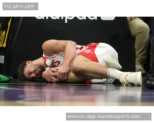 托布绝杀失利遭封盖03秒空接再被大帽翻倒在地真是倒霉透了 托布绝杀失利遭封盖03秒空接再被大帽翻倒在地真是倒霉透了