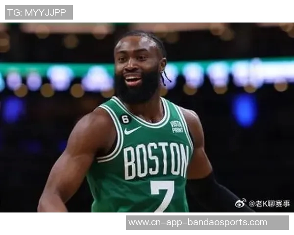 杰伦布朗表现稳定但未能带领球队获胜18投9中斩获25分6篮板4助攻