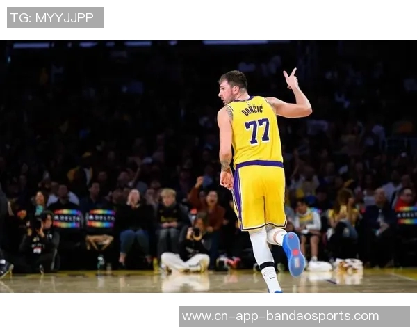 雷迪克透露詹姆斯东契奇缺席对勇士季前赛将影响比赛走势