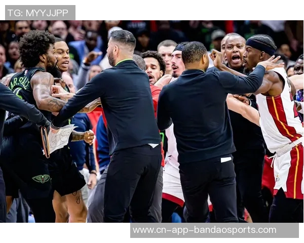 托马斯布莱恩特绝杀被帽愤怒推开摄像头引发热议 托马斯布莱恩特绝杀被帽愤怒推开摄像头引发热议